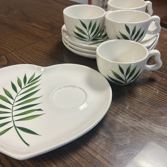 Set of 4 mug and plate set. - Picture 3 of 4
